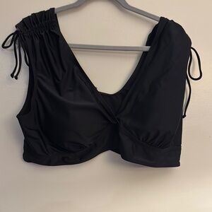 Torrid Black Ruched Sleeveless swim bikini Top size 4